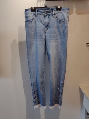 MARBELLA Light Blue Embroidered Cropped Jeans with Lace Hem (Size M/L)